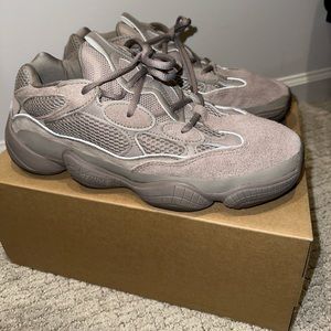 Yeezy Ash Grey Size 11 - Barely Worn